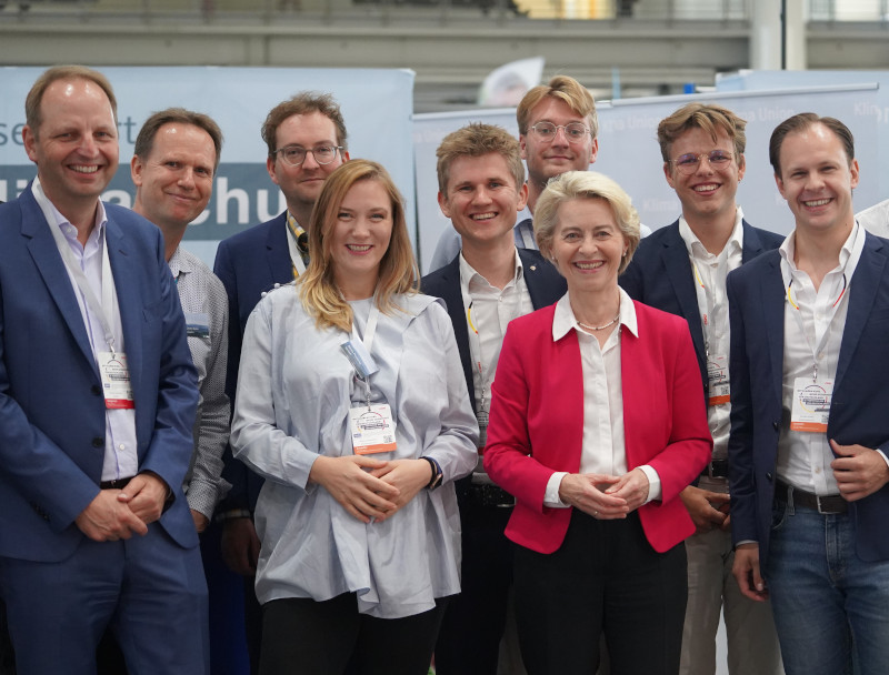CDU Bundesparteitag Ursula van der Leyen mit den Vertretern der KlimaUnion